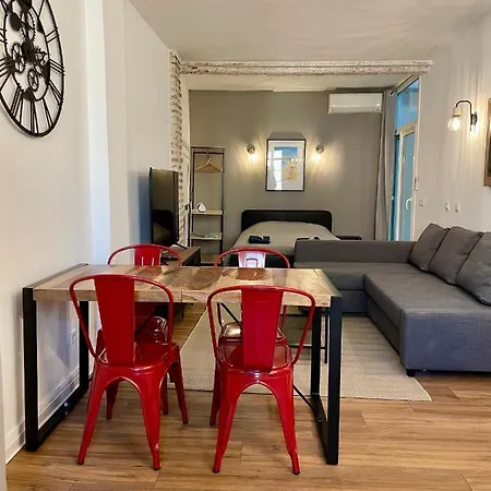 Apartment Republique - Dauder De Selva