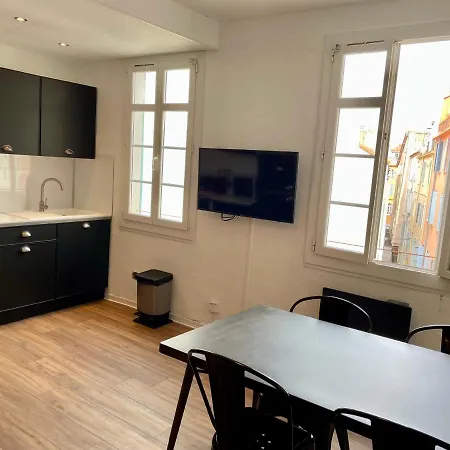 Republique - Dauder De Selva Apartment